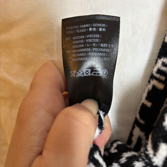 Authentic Balenciaga all over wavy Logo sweater - Picture 5 of 6